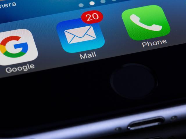 iPhone home screen screencap
